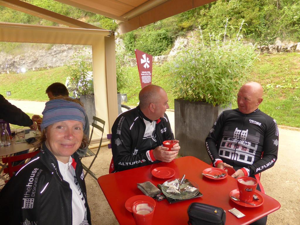 Bedbreakfastbikespyrenees Acomodação com café da manhã Loubieres Exterior foto